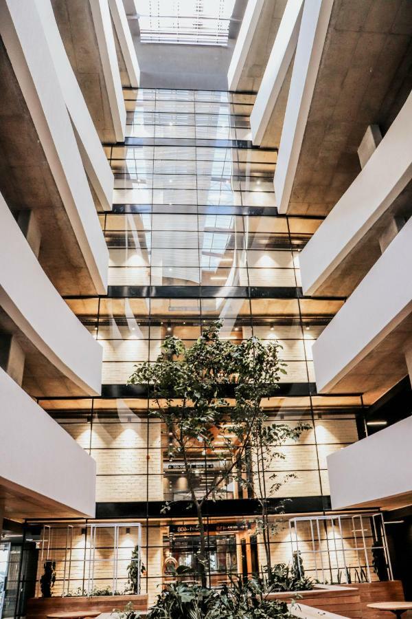 Wex1 - Modern, Iconic, Pool, Gym, Wifi, Secure Parking Lejlighed Kapstaden Eksteriør billede